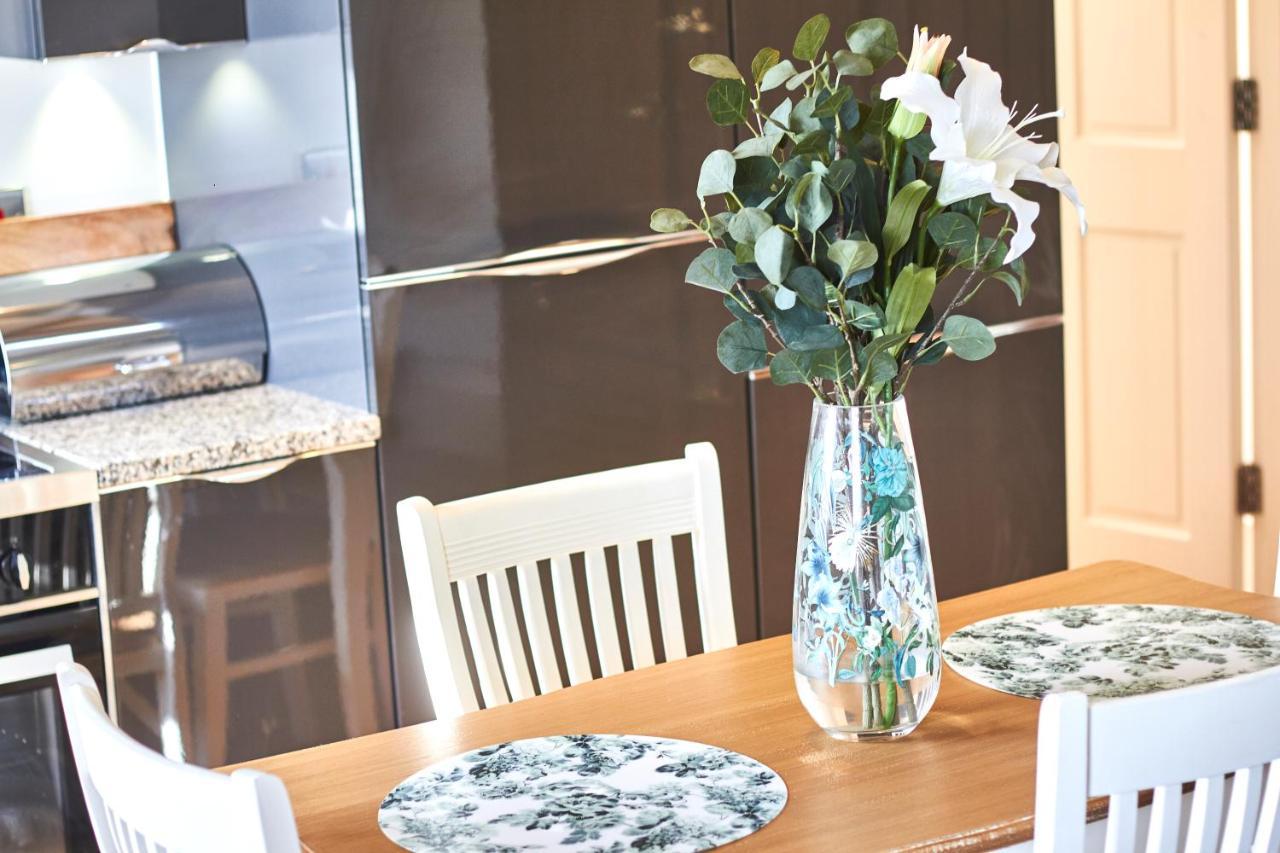 Step Inside The Magical Gem Of - Sleeps 7 Apartment